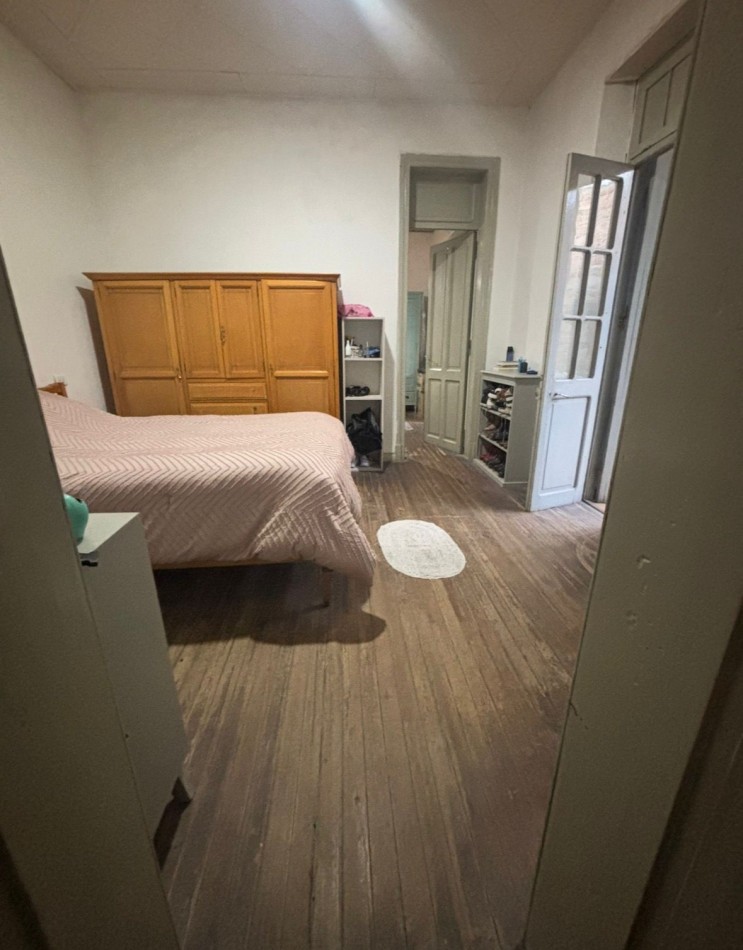 CASA EN VENTA 4 DORMITORIOS EN LA SEXTA SECCION CIUDAD DE MENDOZA.