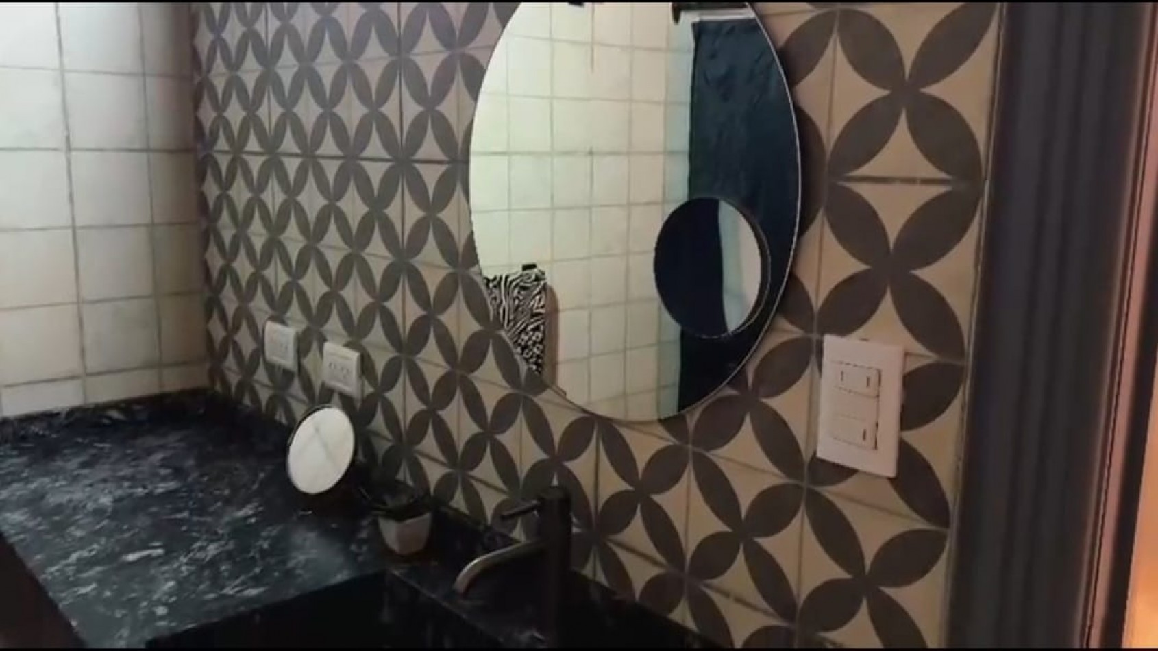 CASA EN VENTA 4 DORMITORIOS EN LA SEXTA SECCION CIUDAD DE MENDOZA.