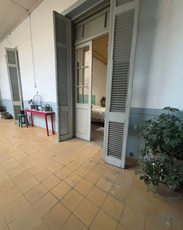 CASA EN VENTA 4 DORMITORIOS EN LA SEXTA SECCION CIUDAD DE MENDOZA.