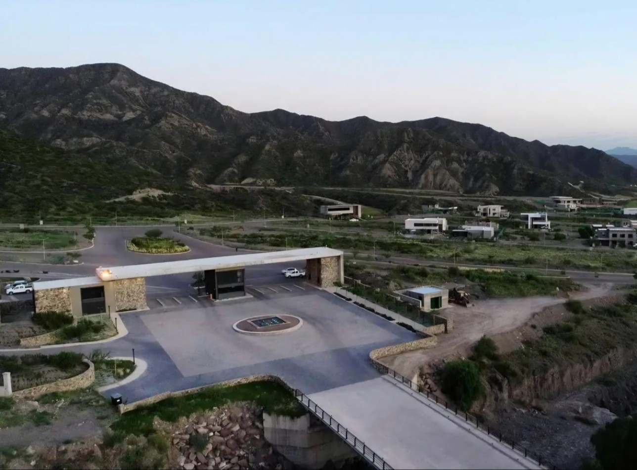Lote en venta central en Mendoza Norte Country Club sector El Valle Sur