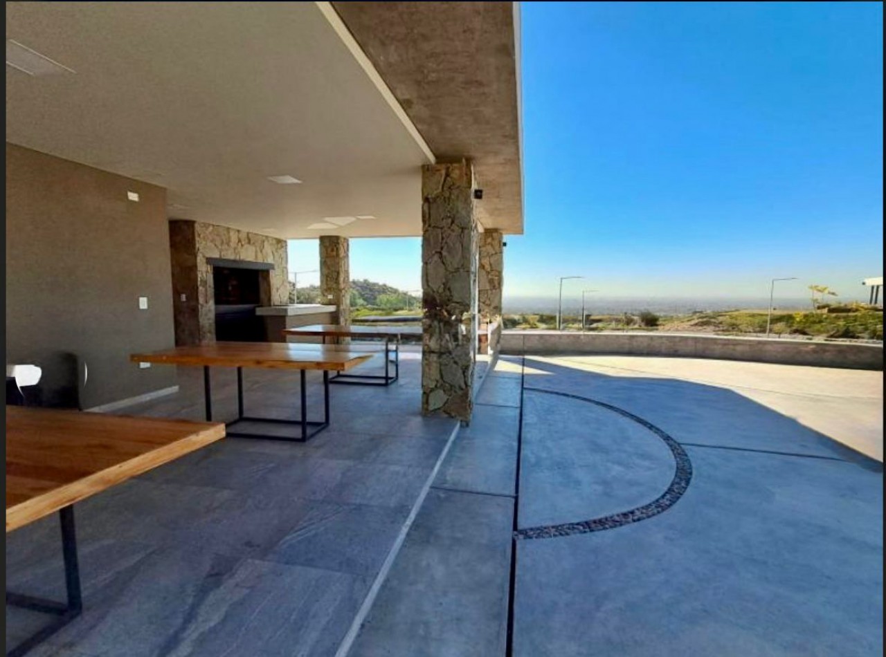 Lote en venta central en Mendoza Norte Country Club sector El Valle Sur